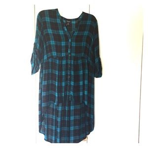 Torrid Size 2 High/Low Plaid Blouse